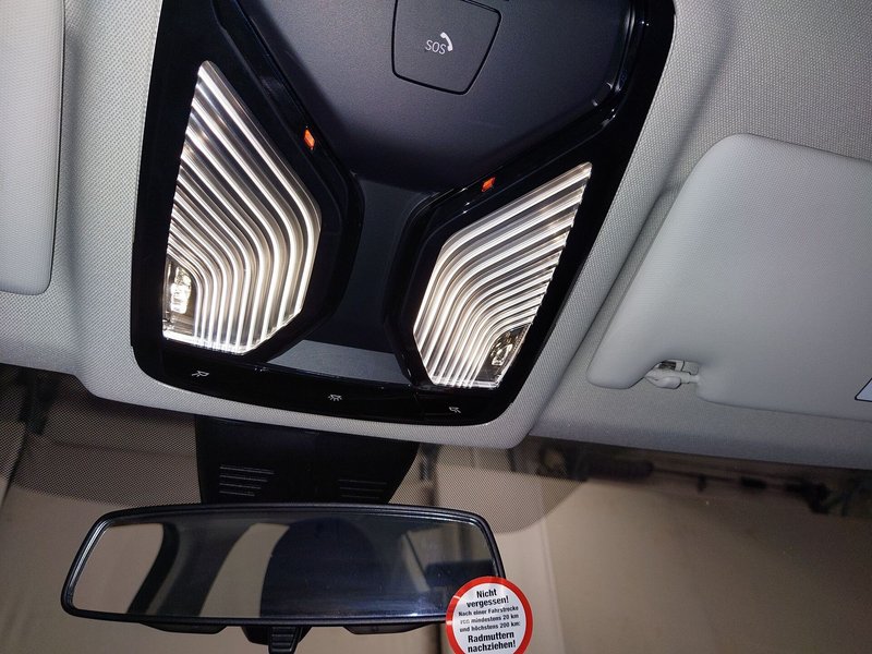 BMW 318d automatik • ACC • LED — 20