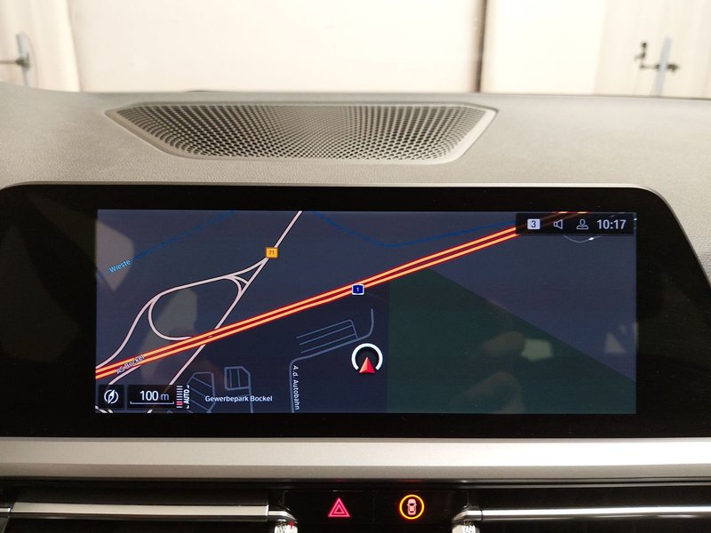 BMW 318d automatik • ACC • LED — 21