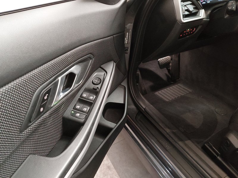 BMW 318d automatik • ACC • LED — 5