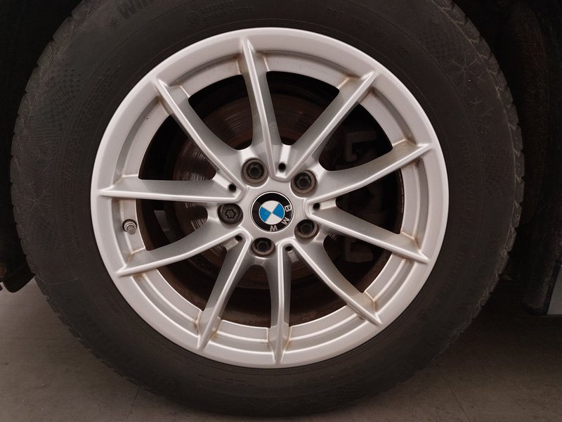 BMW 318d automatik • ACC • LED — 9