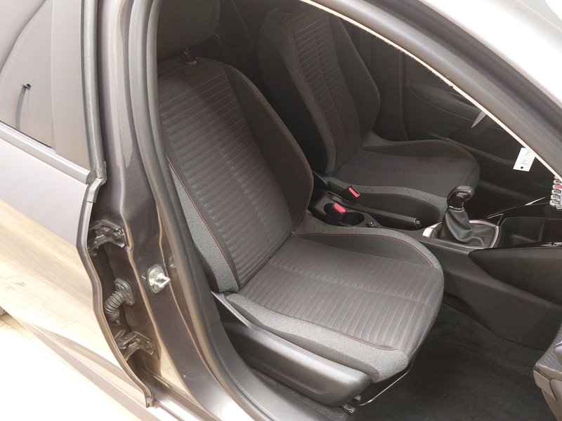 Peugeot 208 PureTech 75 Active Pack • 360° kamera • digitalni instrumenti — 10