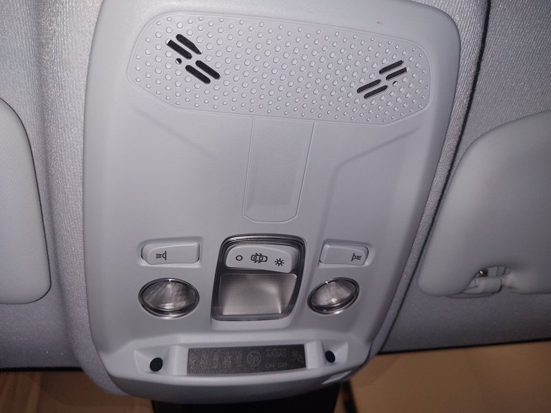Peugeot 208 PureTech 75 Active Pack • 360° kamera • digitalni instrumenti — 13
