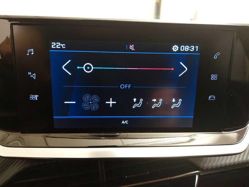 Peugeot 208 PureTech 75 Active Pack • 360° kamera • digitalni instrumenti — 19