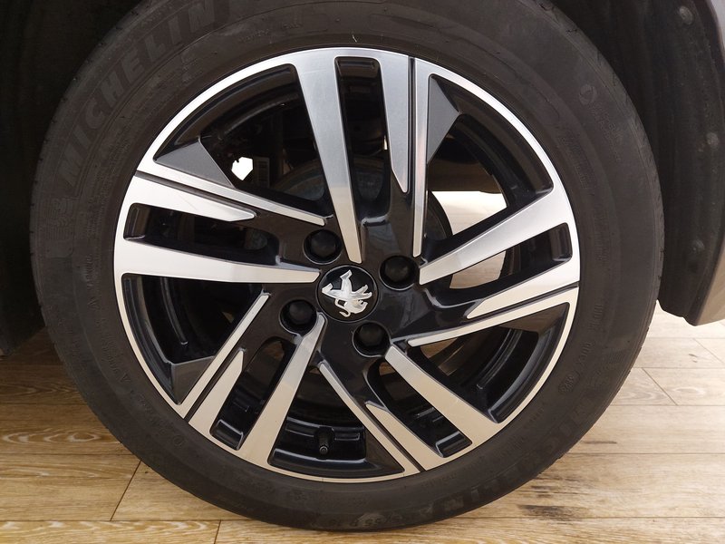 Peugeot 208 PureTech 75 Active Pack • 360° kamera • digitalni instrumenti — 8