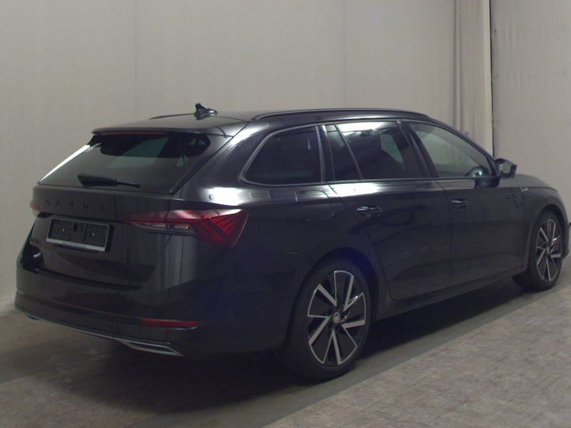 Škoda Octavia Combi 2.0 TDI SportLine automatik • HUD • ACC — 4