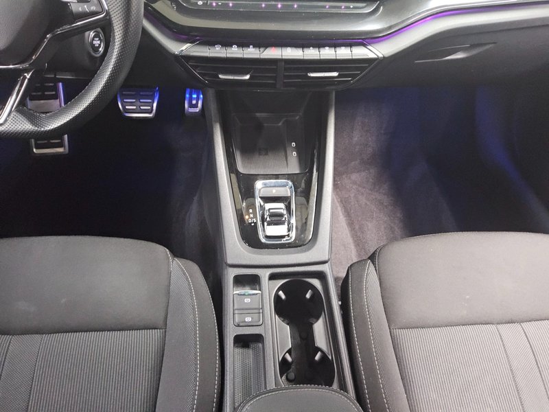 Škoda Octavia Combi 2.0 TDI SportLine automatik • HUD • ACC — 6