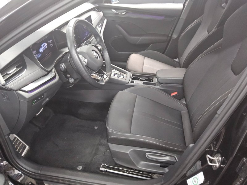 Škoda Octavia Combi 2.0 TDI SportLine automatik • HUD • ACC — 9