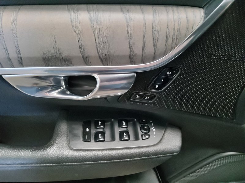 Volvo V90 T8 AWD Hybrid Inscription automatik • AHK • 360° kamera — 10