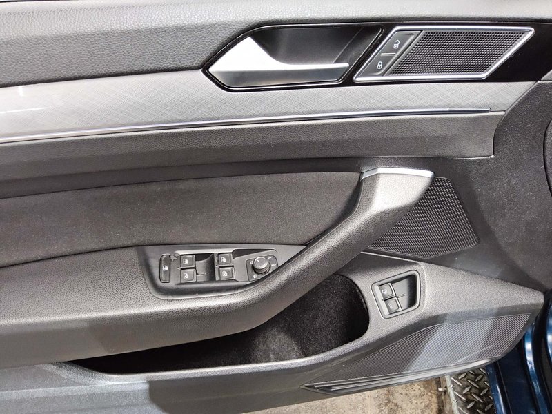 Volkswagen Passat Variant GTE 1.4 TSI automatik • ACC • LED — 10