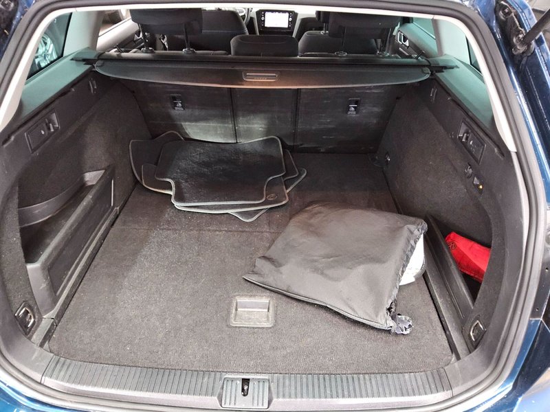 Volkswagen Passat Variant GTE 1.4 TSI automatik • ACC • LED — 13