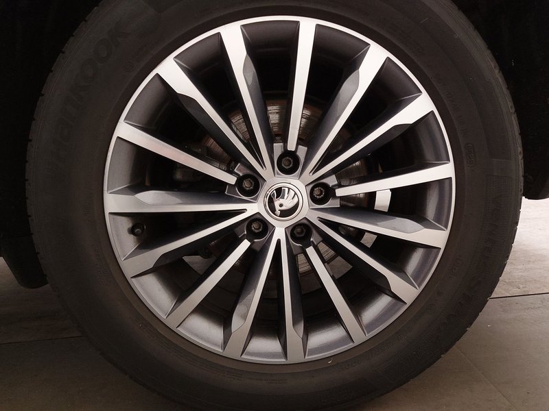 Škoda Kodiaq 2.0 TDI Ambition automatik • bežično punjenje • Full LED — 8