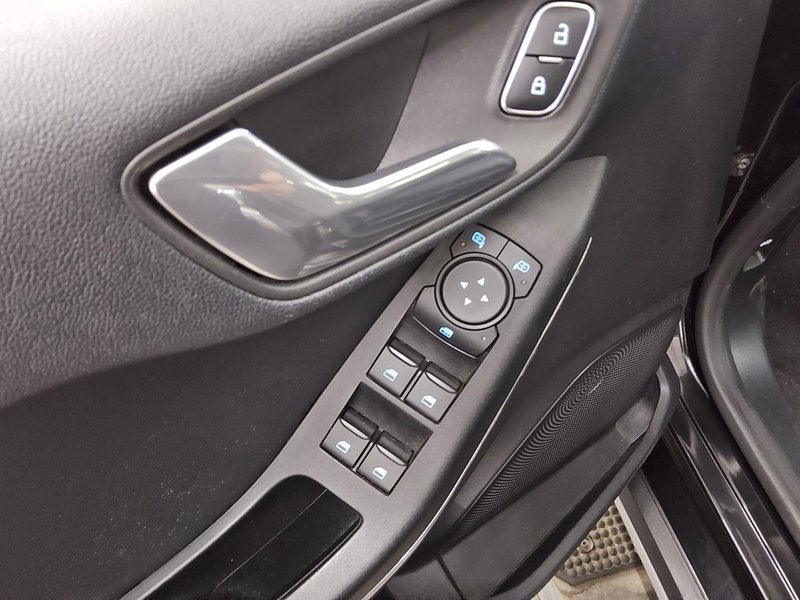 Ford Fiesta 1.0 EcoBoost Active • LED — 9