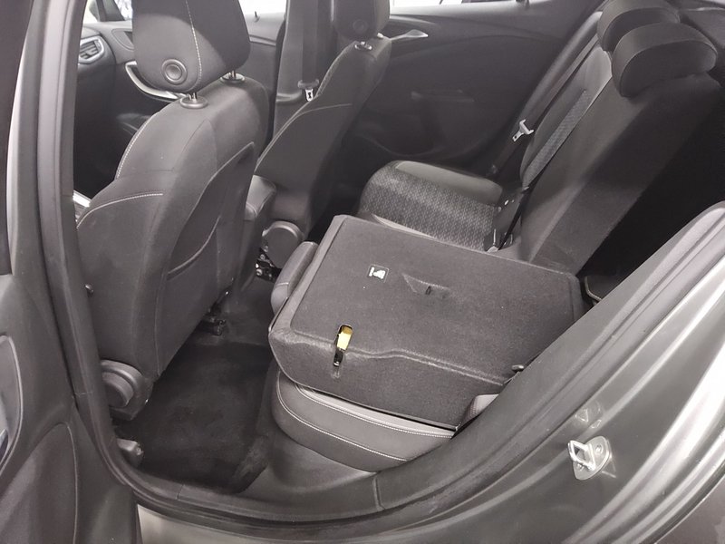 Opel Astra 1.5 D Business Edition automatik • LED — 13