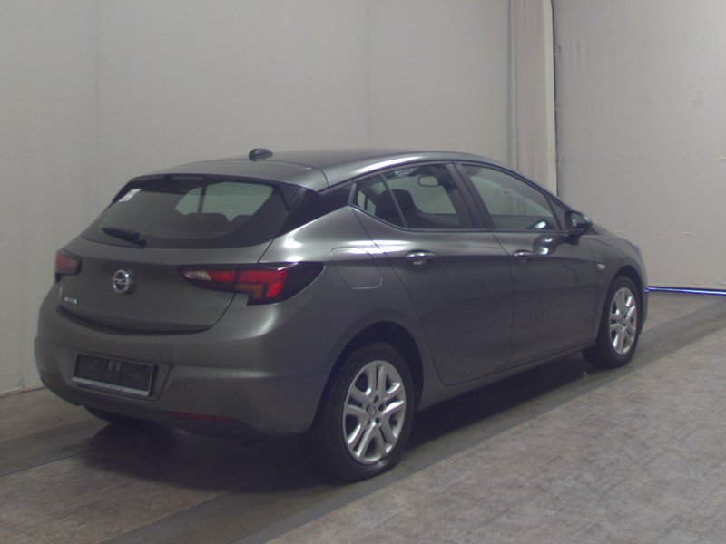 Opel Astra 1.5 D Business Edition automatik • LED — 4