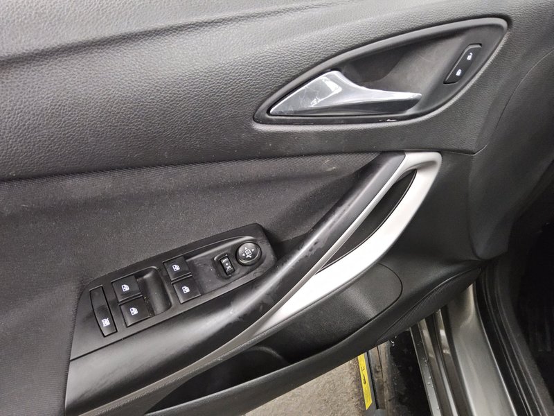 Opel Astra 1.5 D Business Edition automatik • LED — 9