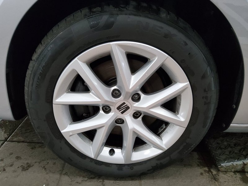 Seat Leon Sportstourer 2.0 TDI Style • LED • digitalni instrumenti — 10