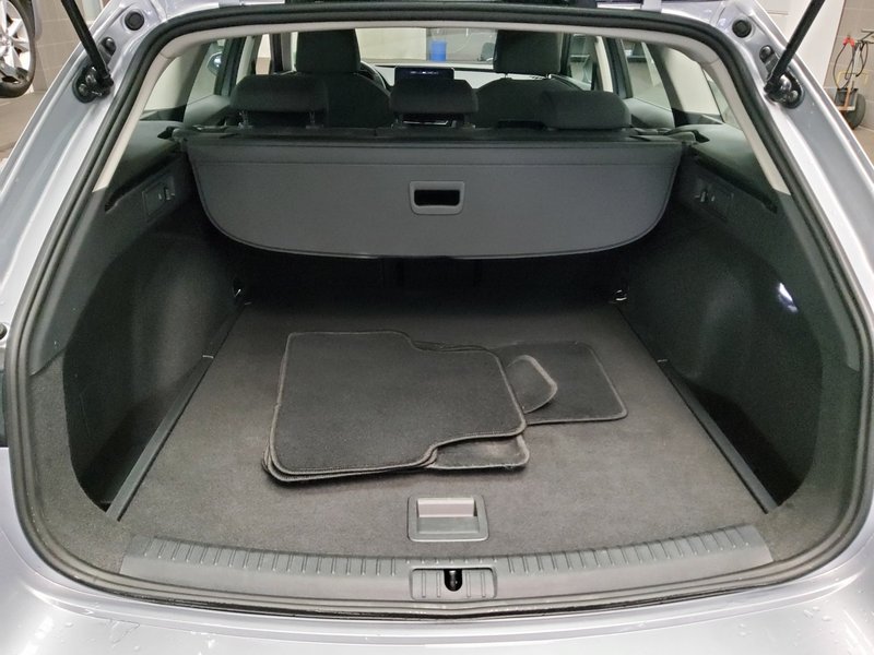 Seat Leon Sportstourer 2.0 TDI Style • LED • digitalni instrumenti — 11